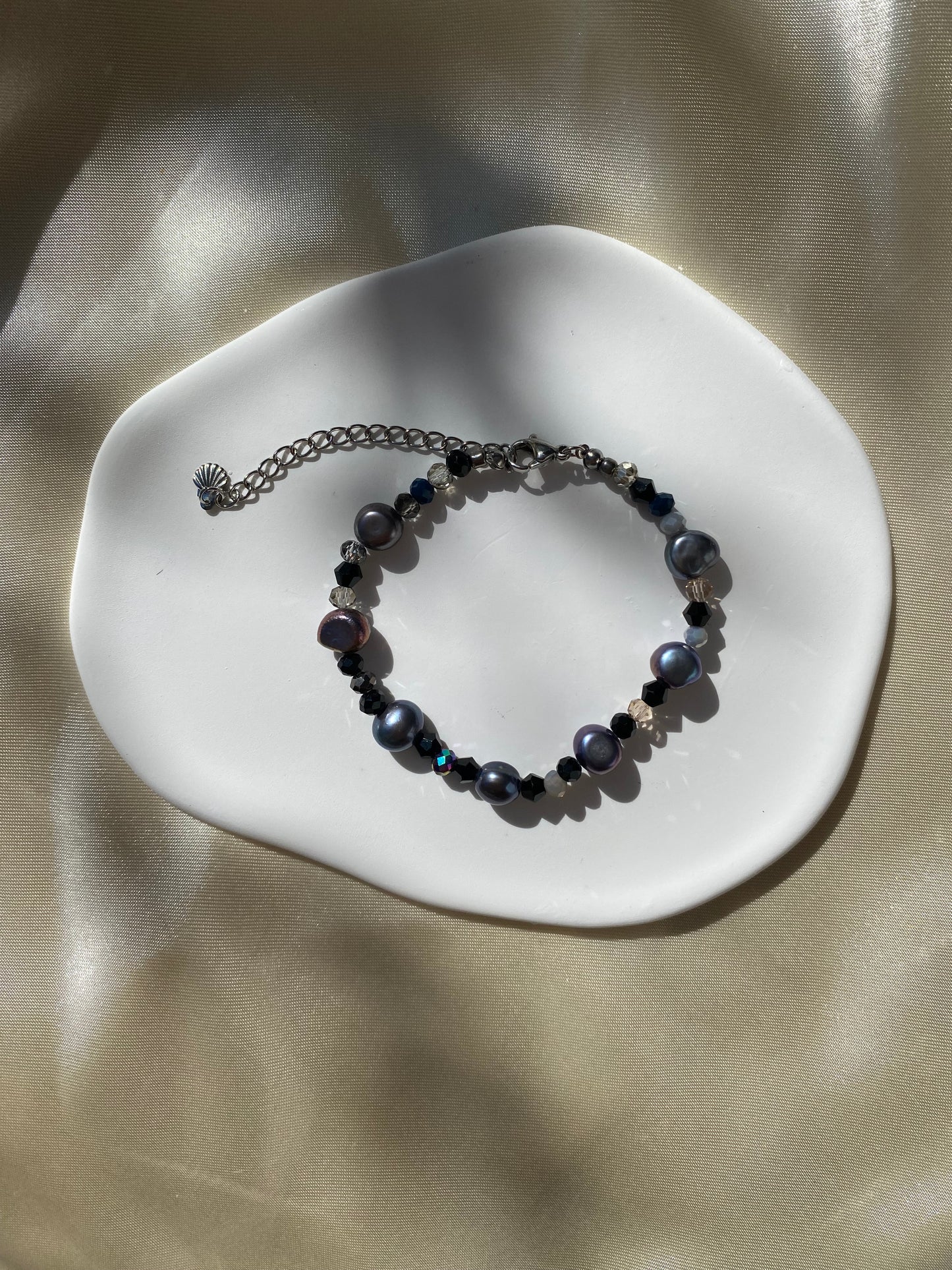 Midnight Pearl Bracelet