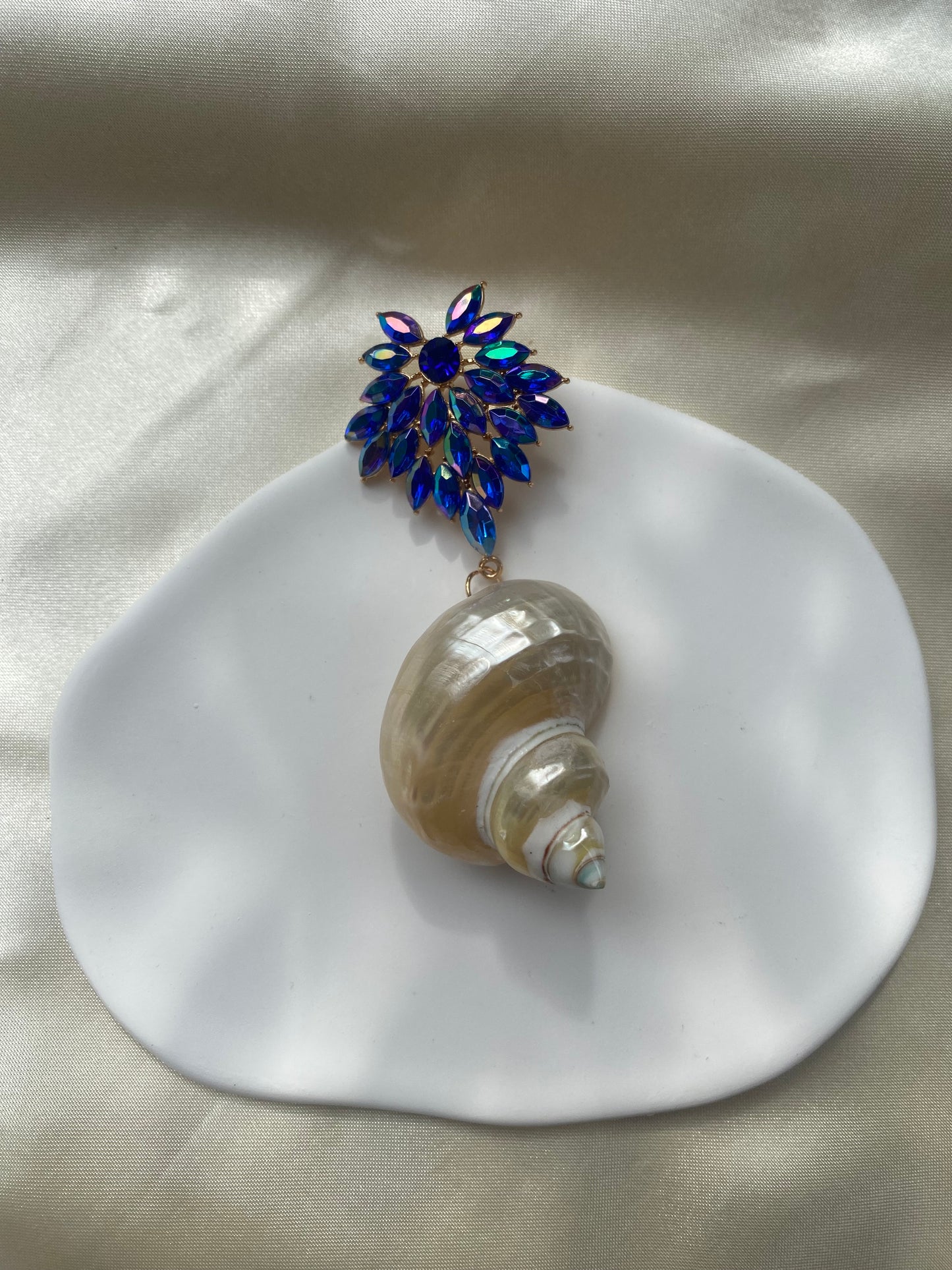 Glam Shell Earring