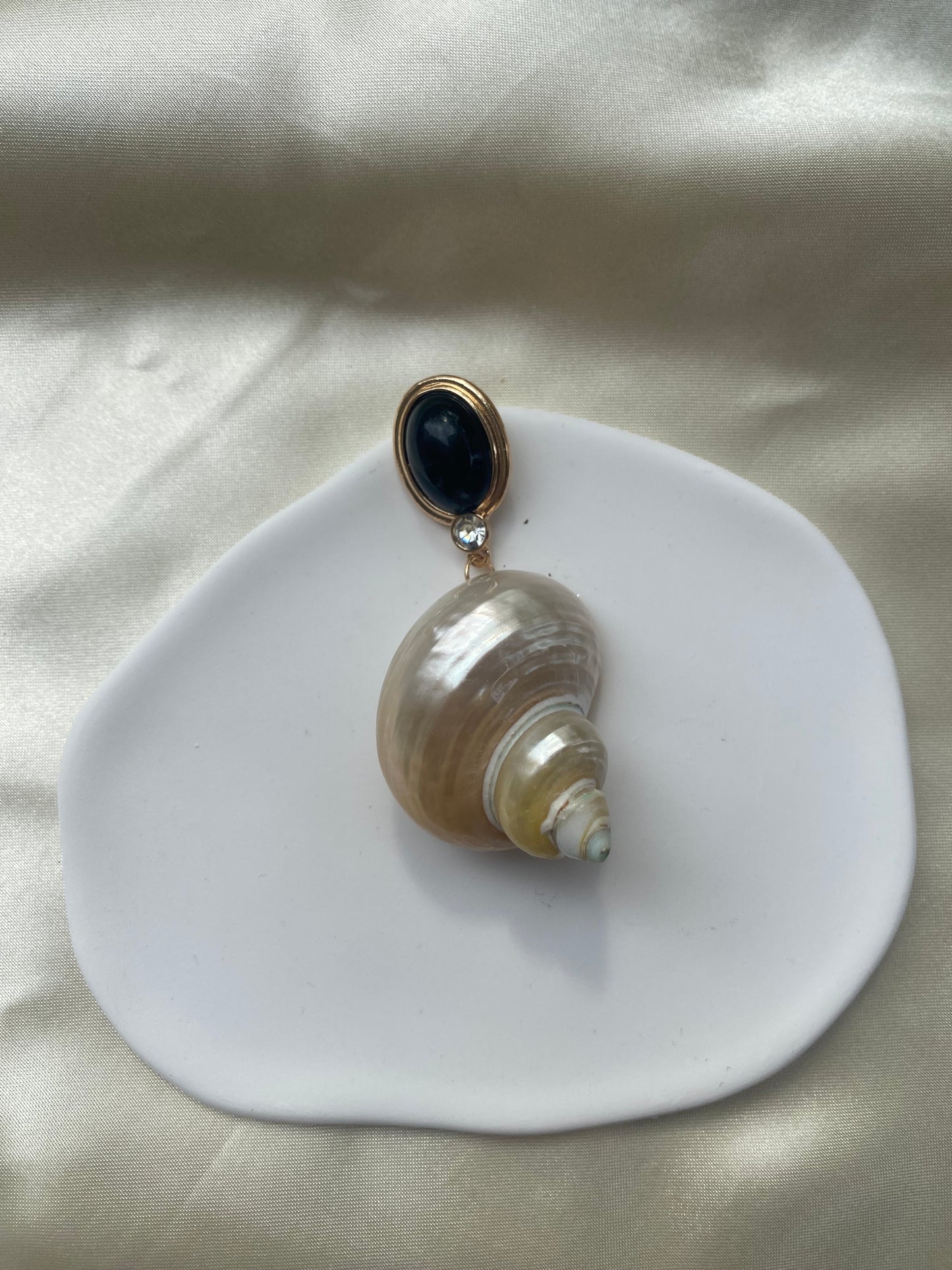 Glam Shell Earring