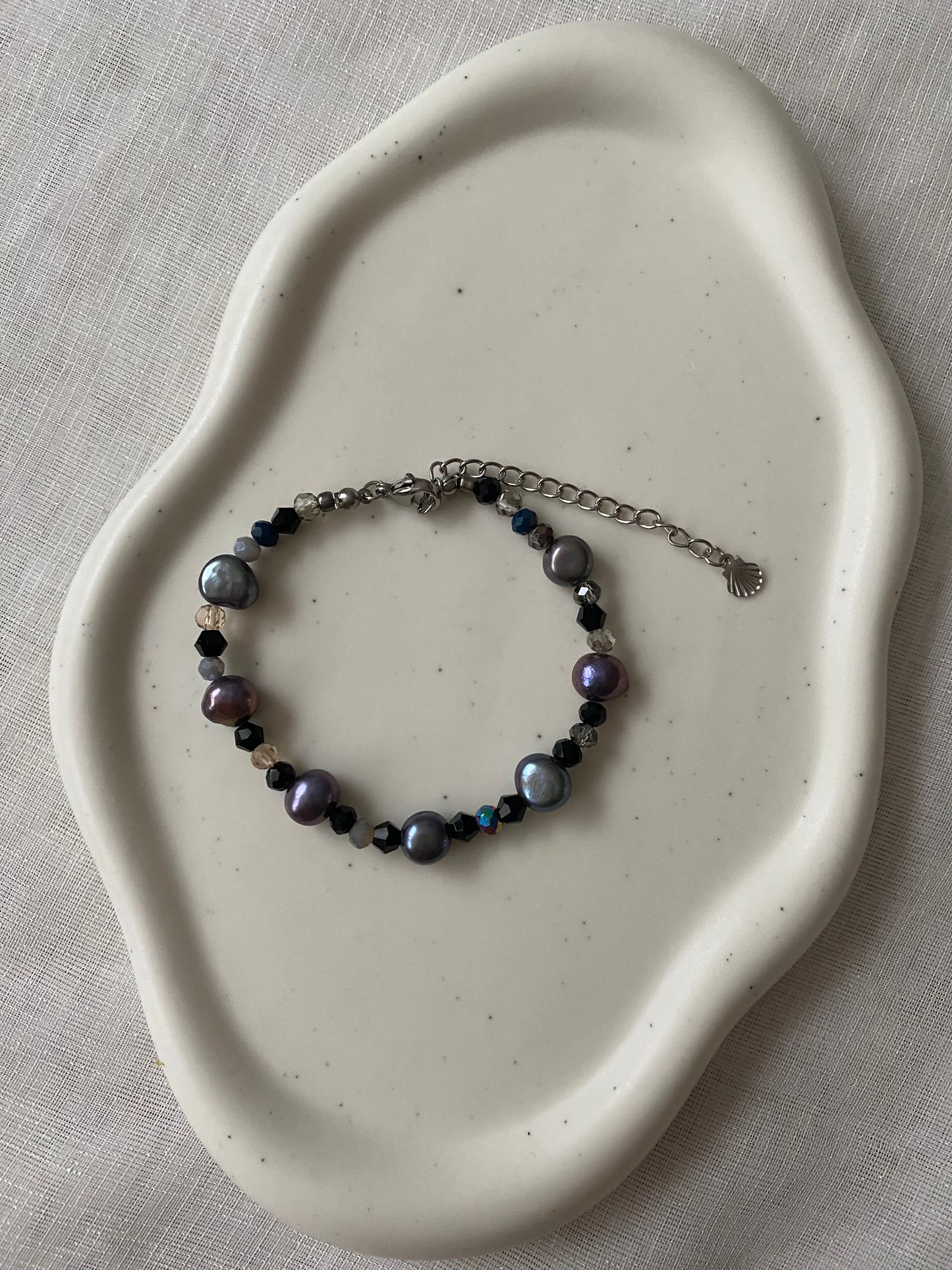 Midnight Pearl Bracelet