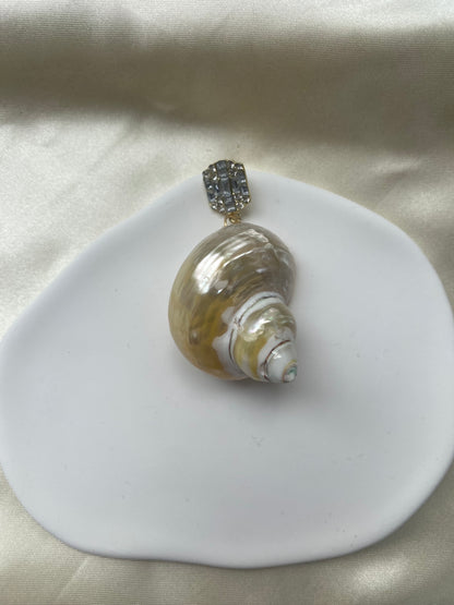 Glam Shell Earring