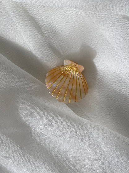 Saint Ocean Shell Hair Claw