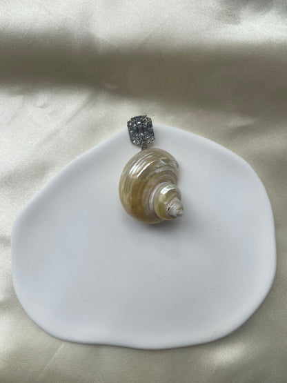 Glam Shell Earring