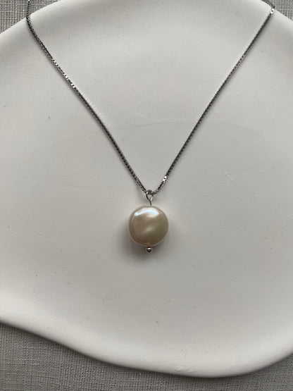 Saint Ocean Box Chain Necklace with Pearl