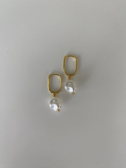 Baroque Small Hoop Earring