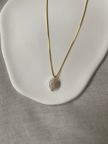 Saint Ocean Box Chain Necklace with Pearl